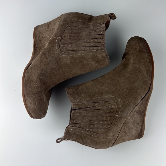 DV by Dolce Vita for Target Wedge Ankle Suede Bootie Sz: 8.5 - Picture 4 of 9